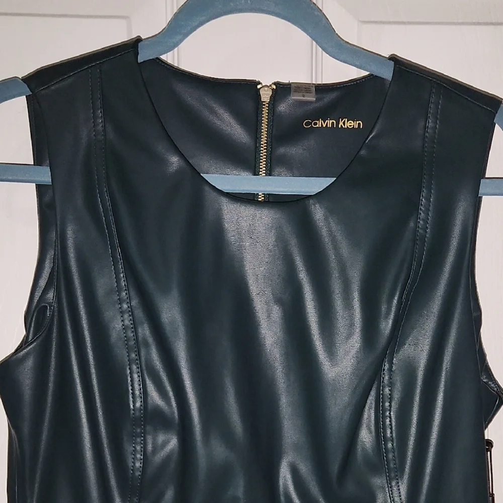 Calvin Klein Dark Forest Green Sleeveless Leather Dress - Picture 6 of 7